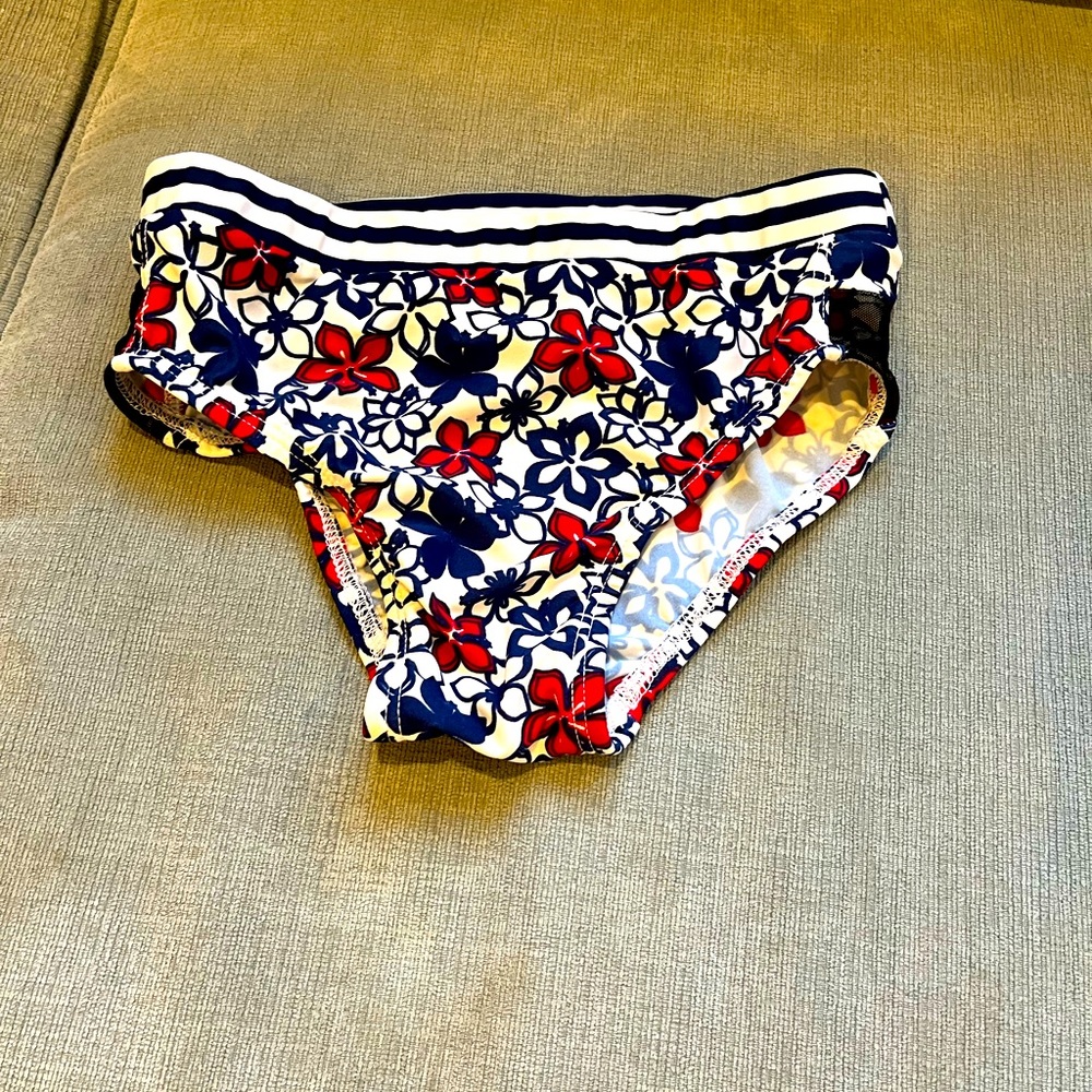 Dance to the Beach medium child dance brief